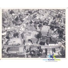 Lobith 1974 Luchtfoto Markt - Dorpsdijk- Gildehuis -RKKerk Coll. G.B.Janssen (4)